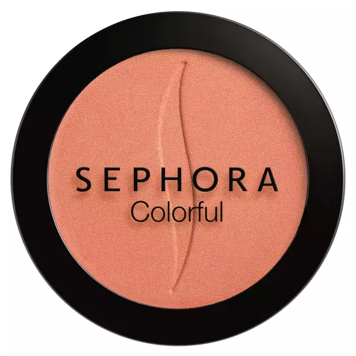 Fard de obraji Colorful Sephora Pentru a prinde culoare în obraji, must have-ul de la Sephora este acest blush cu intensitate modulabilă, fără efect de acumulare, cu rezultat natural și rezistență îndelungată, ce este disponibil într-o gamă de nuanțe bogate. Și, în acest sezon, Sephora pune la loc de cinste 4 noi tonuri (care se potrivesc cu toate nuanțele de ten) : 30 Amuse Me – în ton de roz corai, 28 First Date – un roz elegant englezesc, 29 Fascinated – o culoare simpatică  de caisă și 27 Charmed – culoarea piersicii. Astfel, nici vorbă să ne mai facem griji.