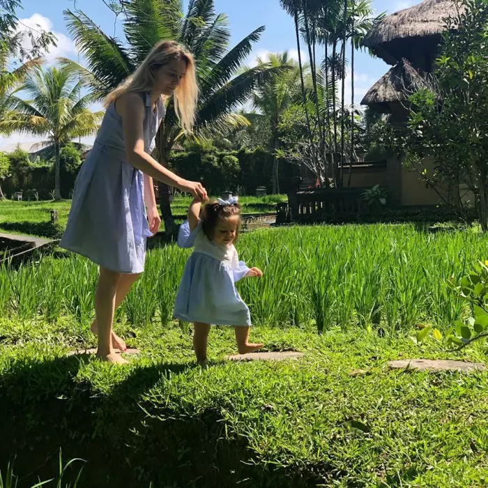 Laura Cosoi si Rita - Bali 7