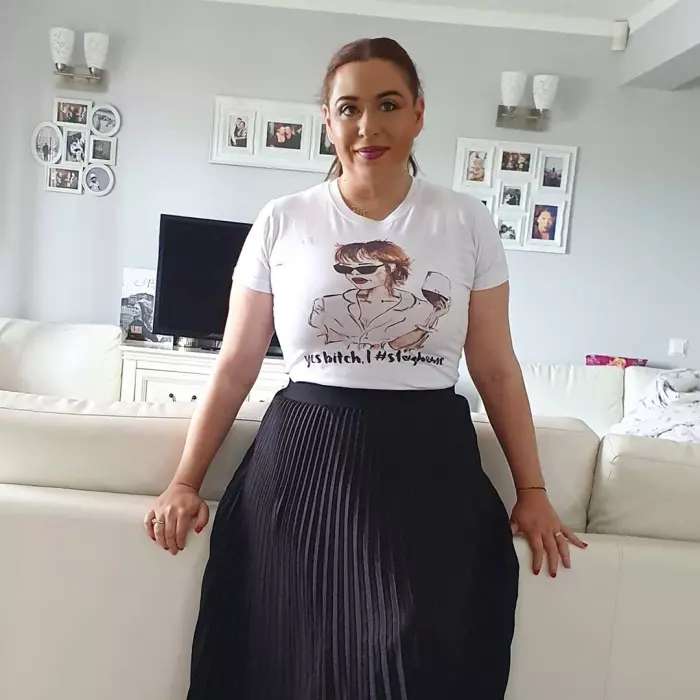 Oana Roman suportă cu greu izolarea la domiciliu. Vedeta, alături de soțul și fetița lor, stau acasă de peste o lună de zile, respectând restricțiile impuse de autorități din cauza pandemiei de coronavirus