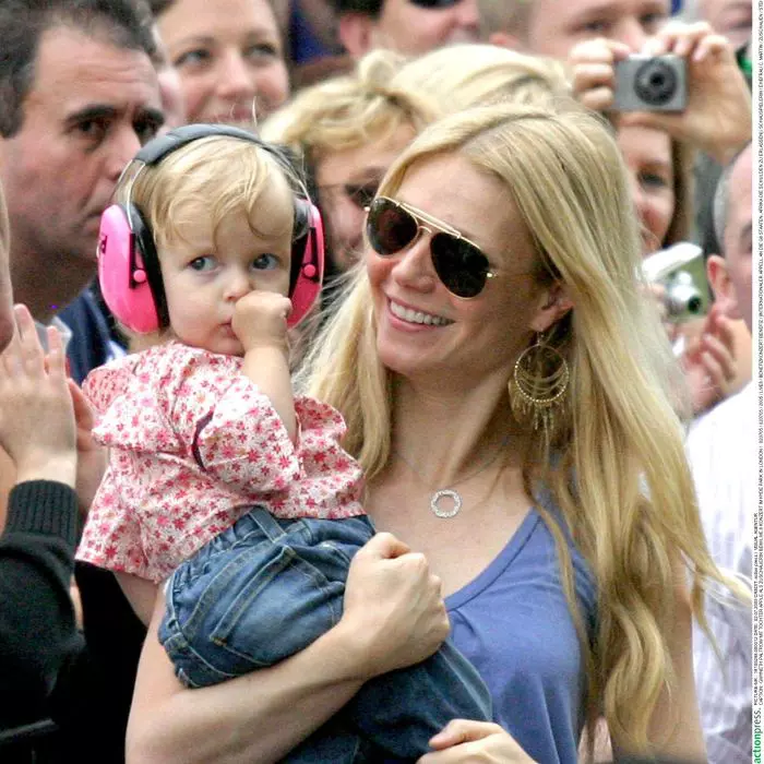 Gwyneth Paltrow  si Apple