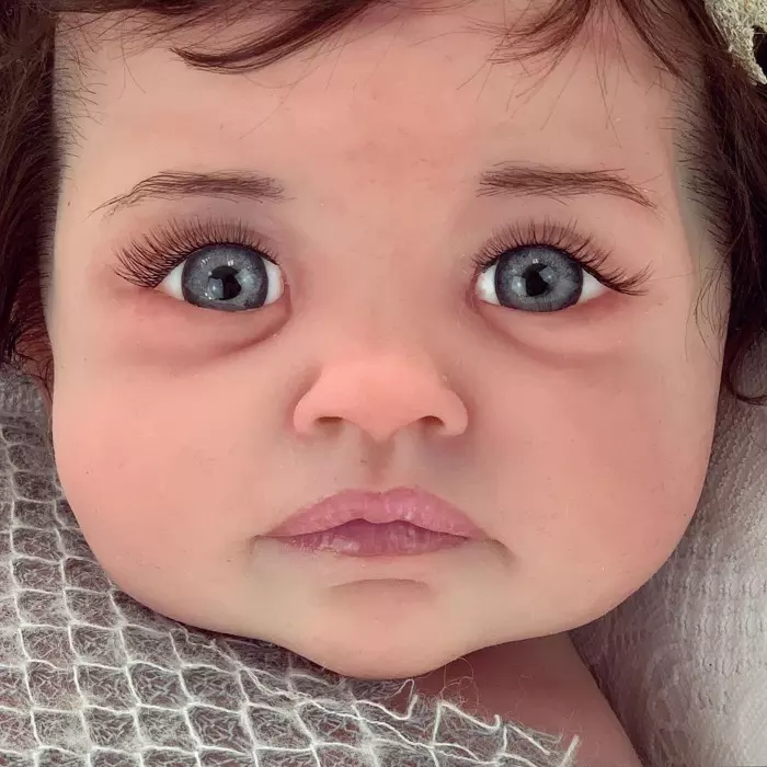 sculpturi hiperrealiste bebelusi 3