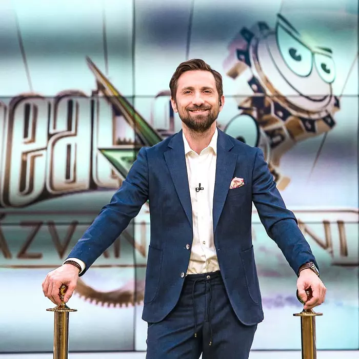 Cu cât și-a vândut Dani Oțil celebra garsonieră în care a stat cu Mihaela Rădulescu