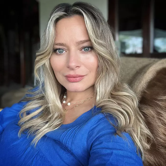 Laura Cosoi: "Am devenit femeie abia când mi-am cunoscut soțul"