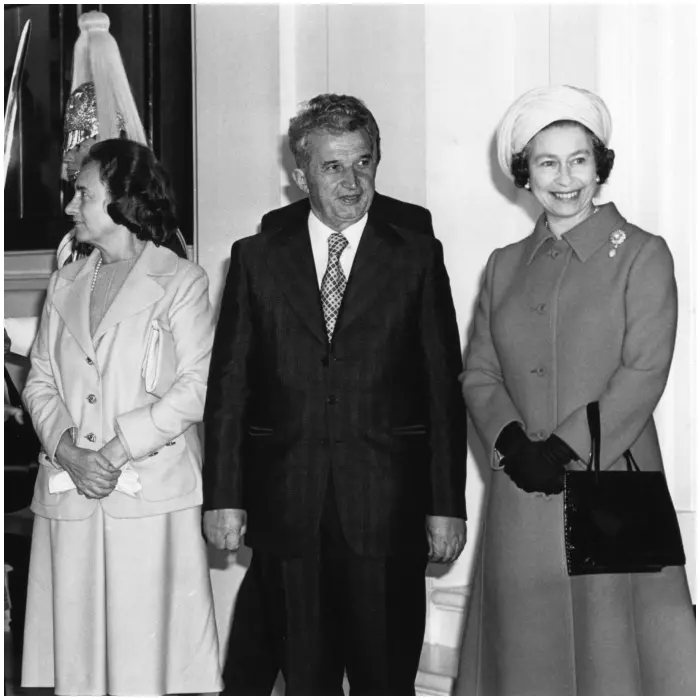 nicolae-si-elena-ceausescu-alaturi-de-regina-elisabeta