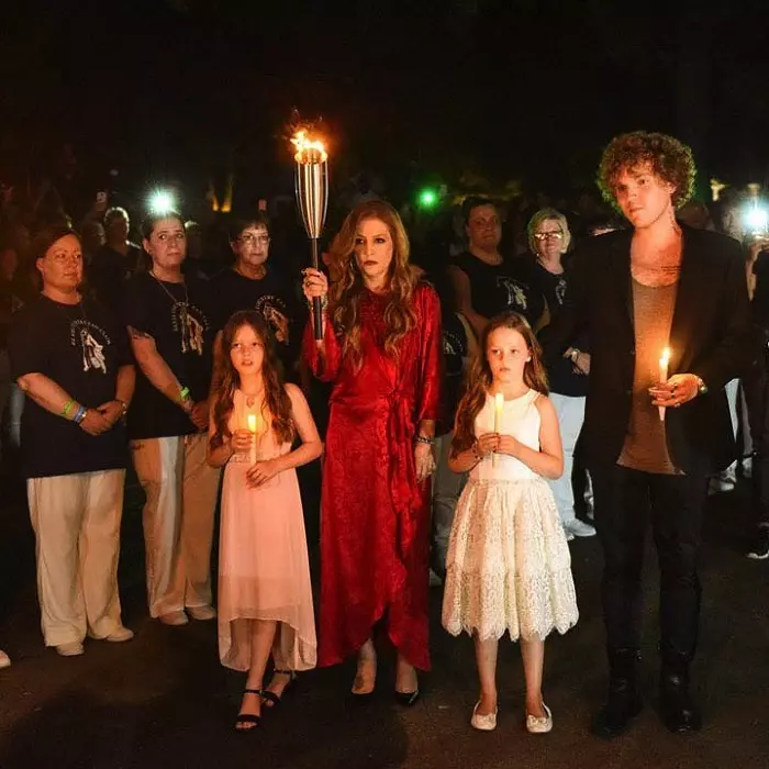 Ce se va întâmpla cu gemenele minore ale Lisei Marie Presley. În grija cui ar putea ajunge