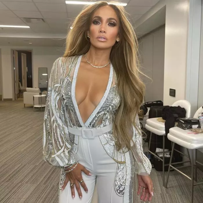 Jennifer Lopez face sacrificii pentru frumusețe