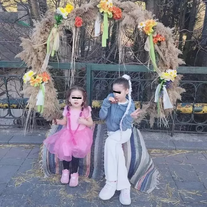 fetele Sânzianei Buruiană
