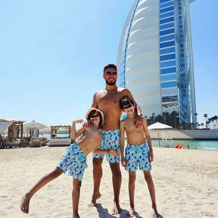 Gabi Badalu și băieții în Dubai