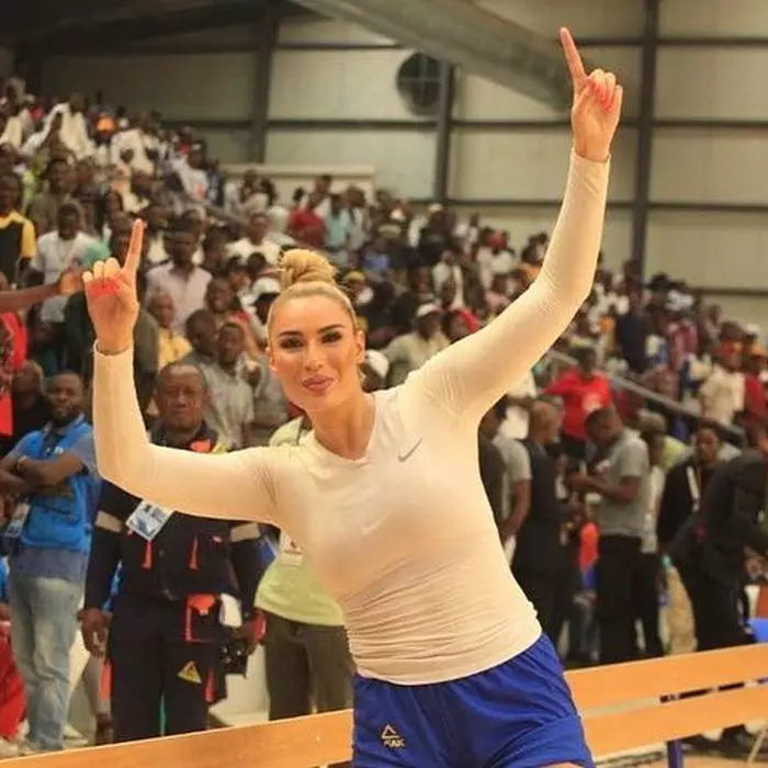 sarah-dumitrescu-pe-teren
