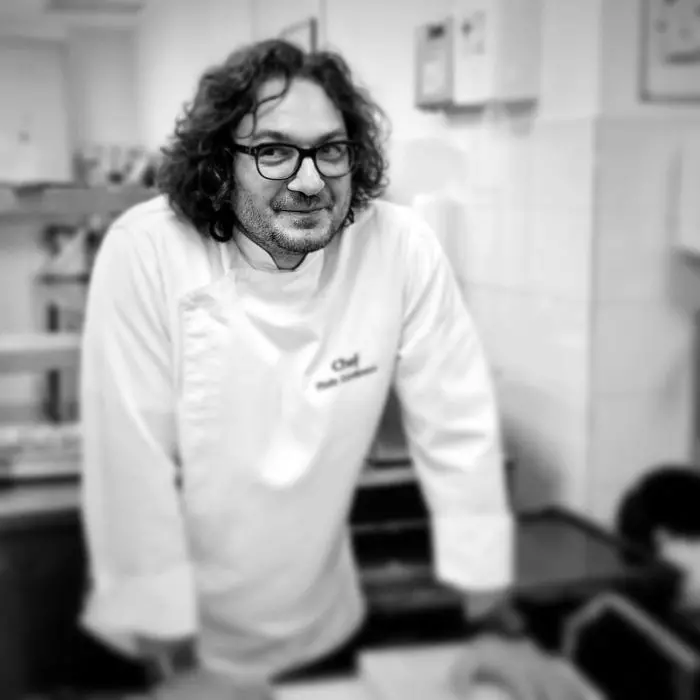 florin dumitrescu in bucatarie