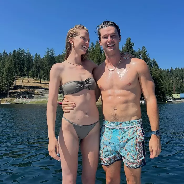 Patrick Schwarzenegger și Abby Champion 09
