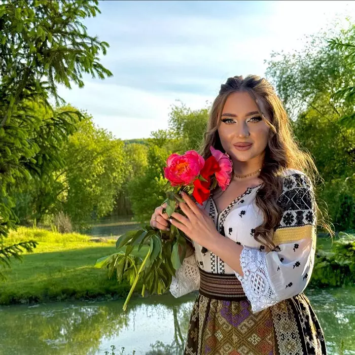 roxana miscu 33