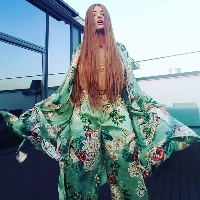 Motivul pentru care Delia poarta peruci 1