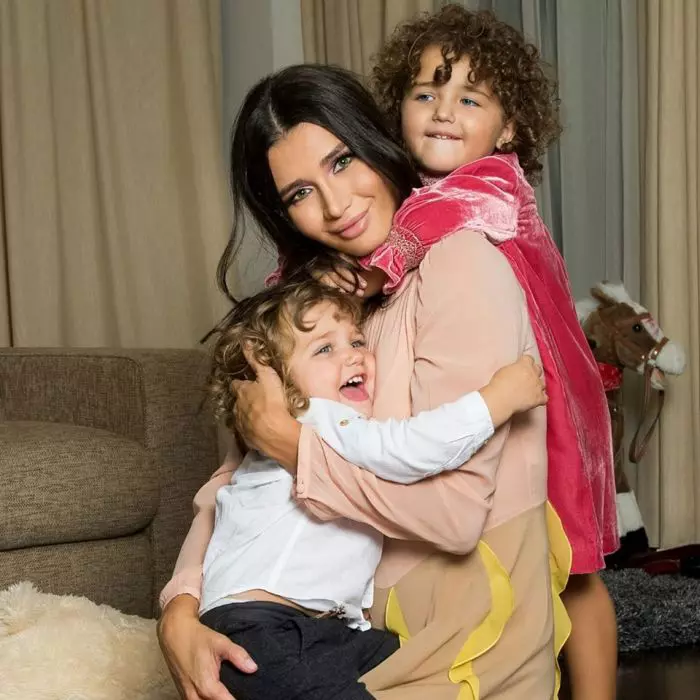 Elena Băsescu, Traian și Sofia