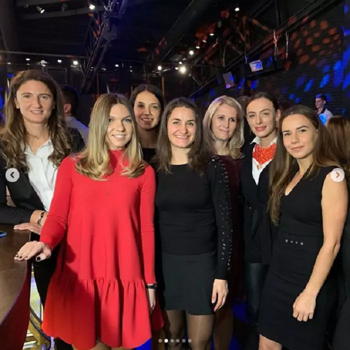 Simona Halep alături de prieteni