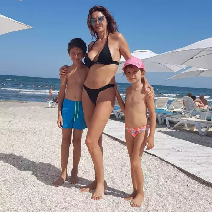 Cristina Spătar și cei doi copii