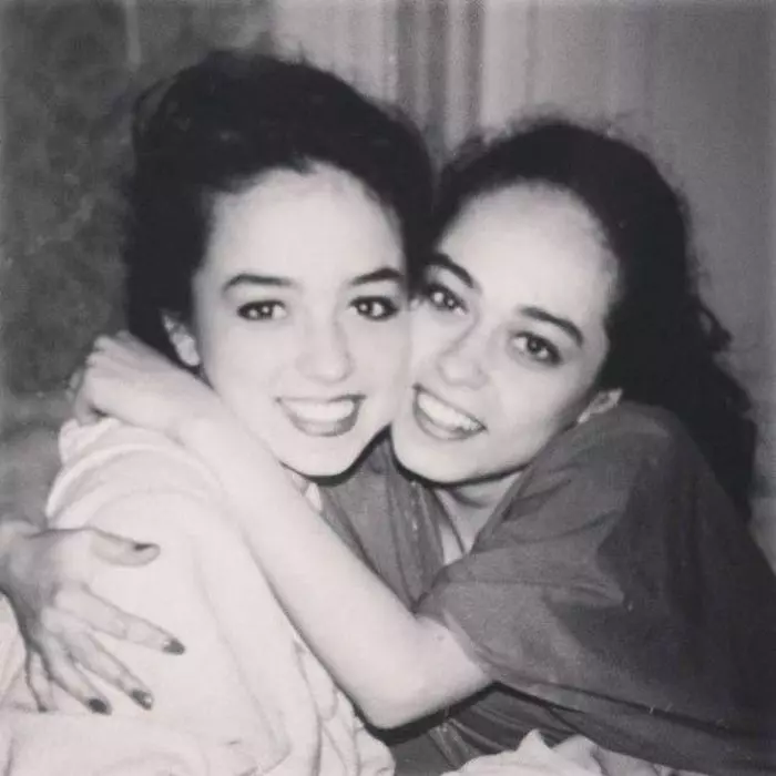 Olivia Steer și Lavinia, sora ei