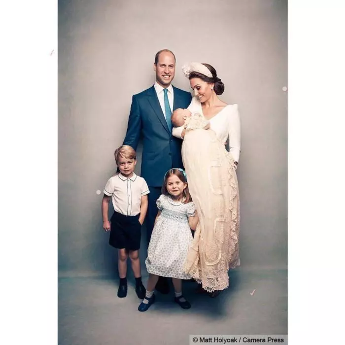 Ducii de Cambridge, Prințul William și Kate Middleton, alături de cei trei copii ai lor: Prințul George, Prințesa Charlotte și Prințul Louis.
