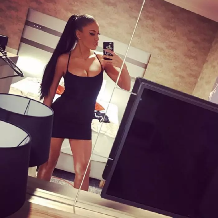 Roxana de la Puterea Dragostei a pozat în costum de baie