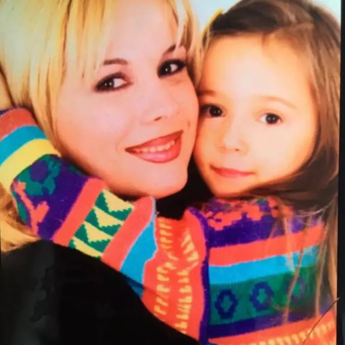 Julie, fiica Danei Săvuică are 26 de ani acum