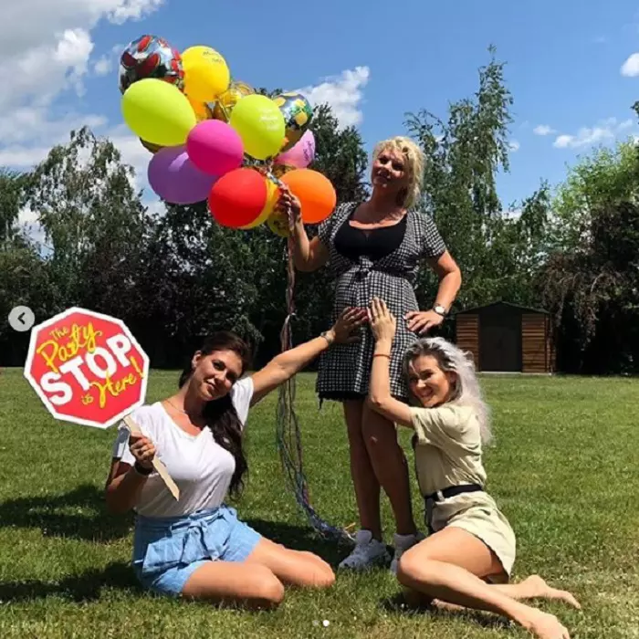 Adina de la Heaven a nascut 10