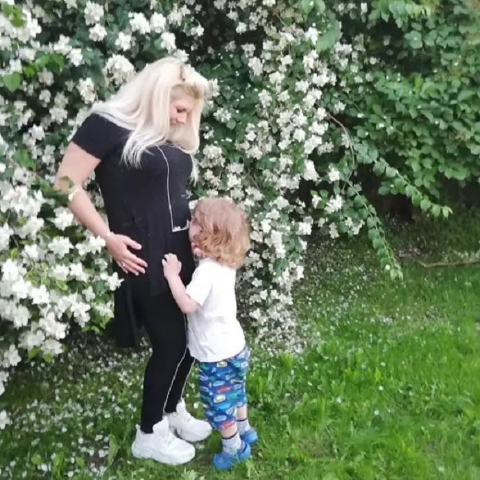 Adina de la Heaven a nascut 9