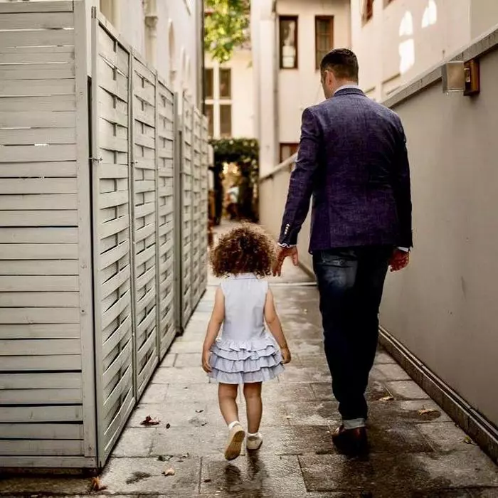 Fotografia cu Petra postată de Mădălin Ionescu i-a alarmat pe fanii săi