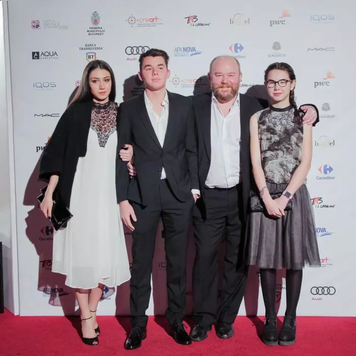 Mihai Constantin, alături de copiii lui