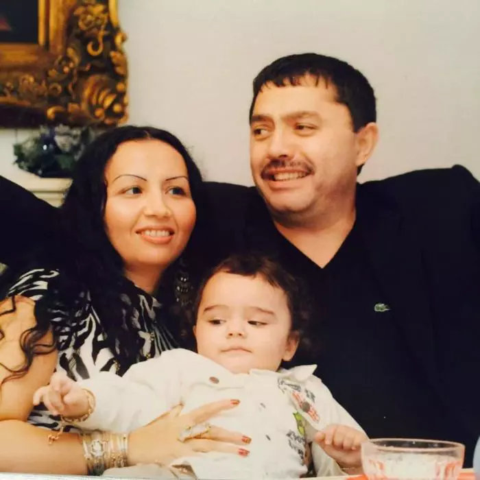 Narcisa Guta, Nicolae Guţă şi fiul lor, Alberto