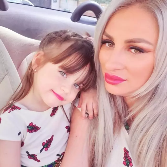 Sanziana Buruiana si Isabela