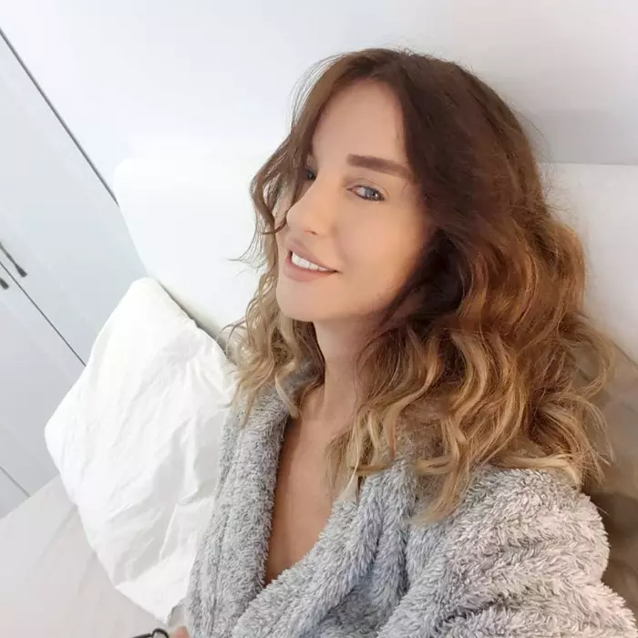 Tania Budi are 51 de ani