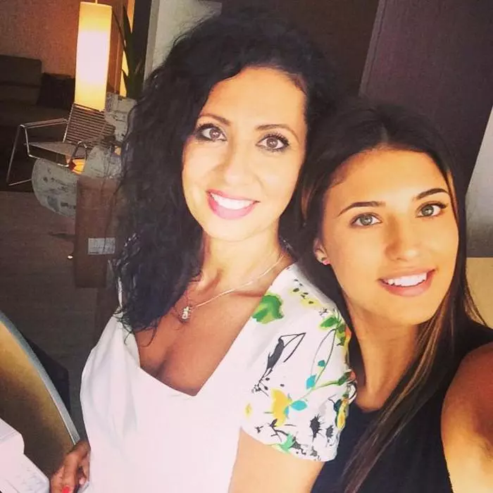 Antonia-si-mama-ei-1