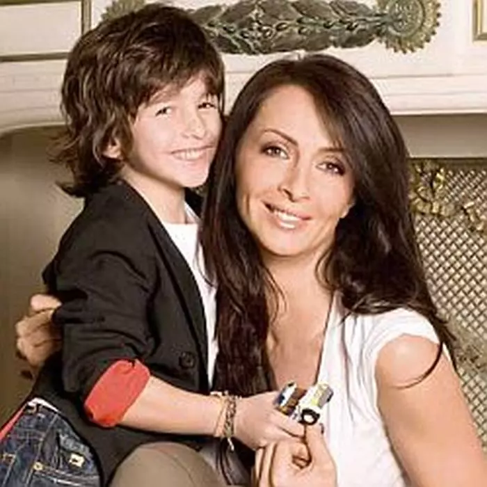 Ayan-Schwarzenberg-01