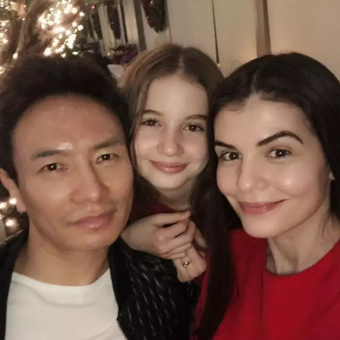 Mr Pink, Irina Columbeanu și Monica Gabor