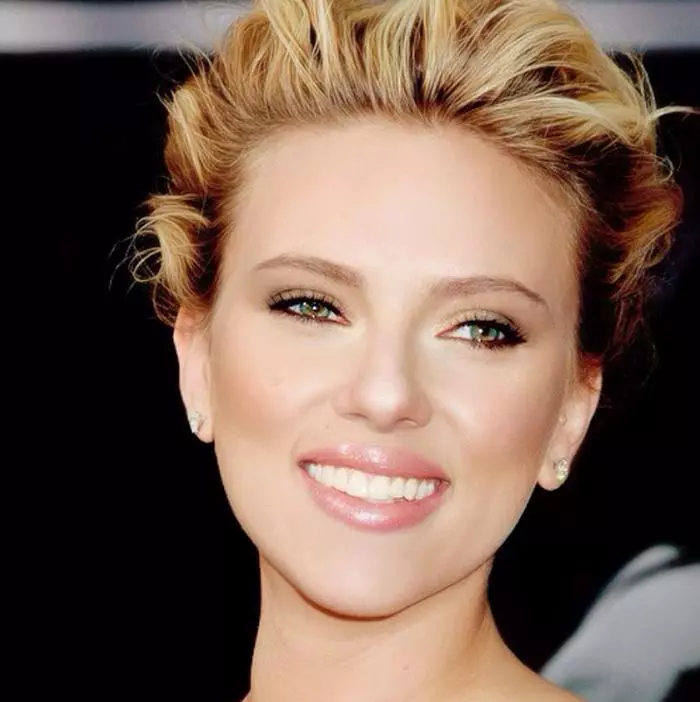 După doi ani de relație, Scarlett Johansson s-a logodit! Cine este viitorul soț al actriței