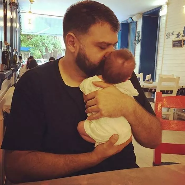 Grasu XXL și fetița lui