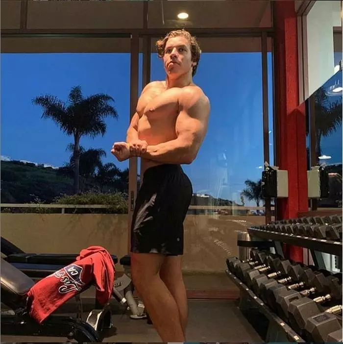 Joseph îi seamănă foarte bine tatălui său.