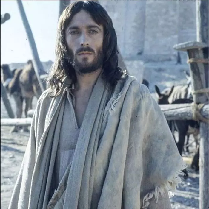 Robert-Powell-Iisus-din-Nazaret8