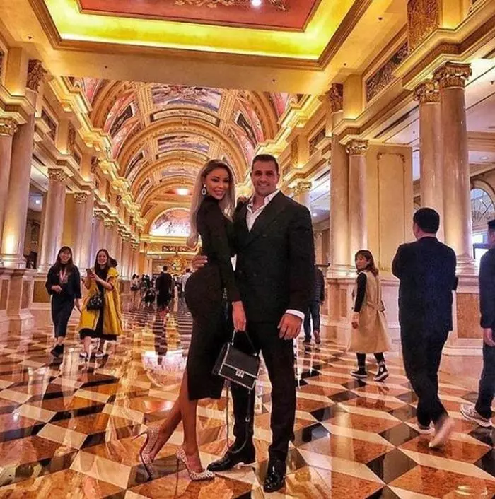 Bianca Drăgușanu și Alex Bodi în Hong Kong