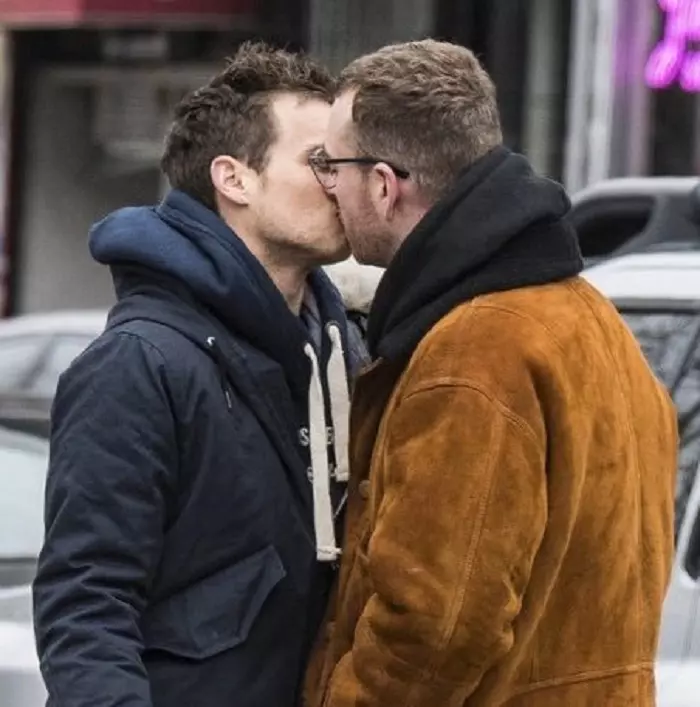 Sarut pasional între Sam Smith si iubitul său