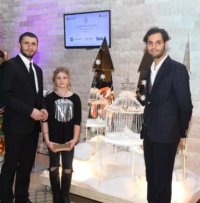 omid-ghannadi-alaturi-de-dragos-bucur-si-fiica-lui-sofia