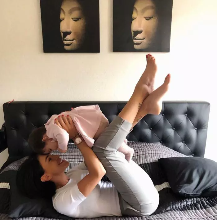 Fiica Adelinei Pestrițu a spus primul cuvânt la nici 10 luni. Zenaida Maria învață acum să vorbească