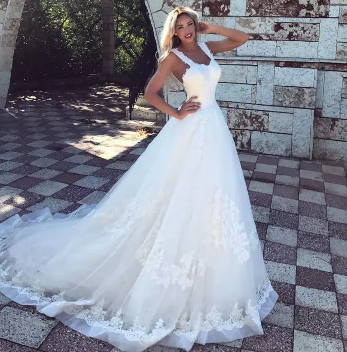 Bianca Drăgușanu în rochie de mireasă