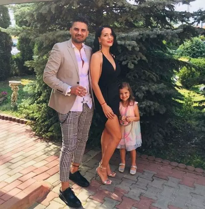 Adriana, fosta soție a lui Costin, alături de noul iubit și Ema