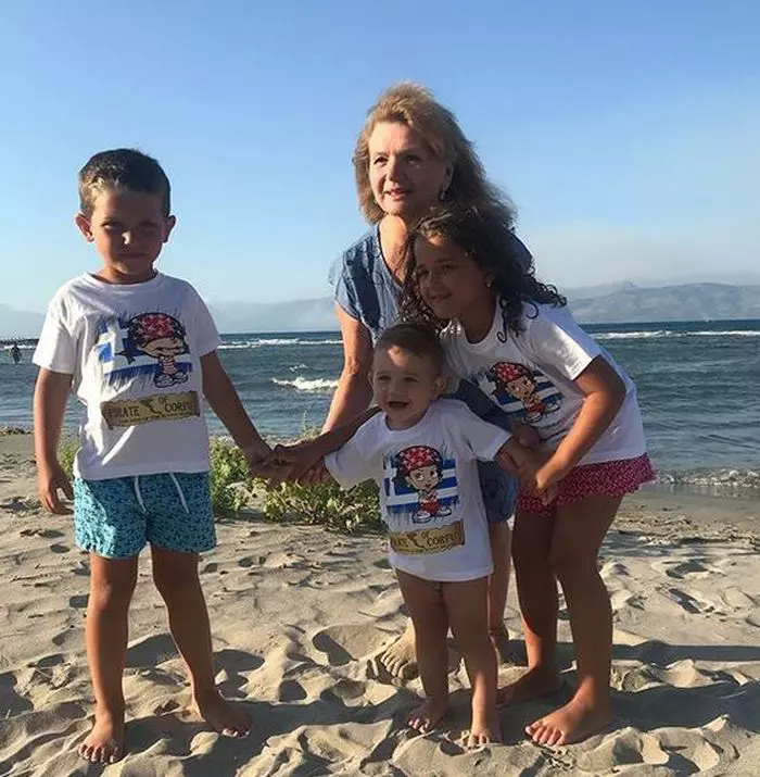 Maria Basescu și nepoții săi