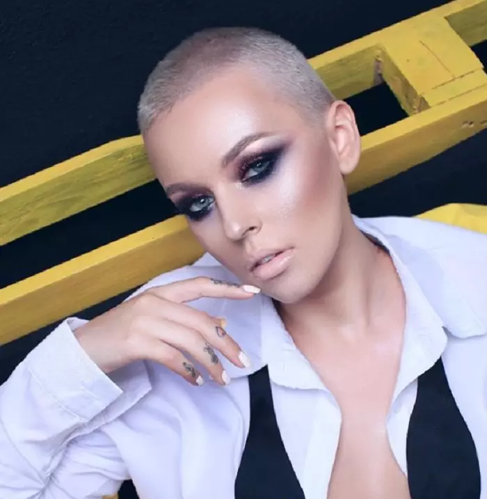 Misha se reinventează după divorţul de Connect-R