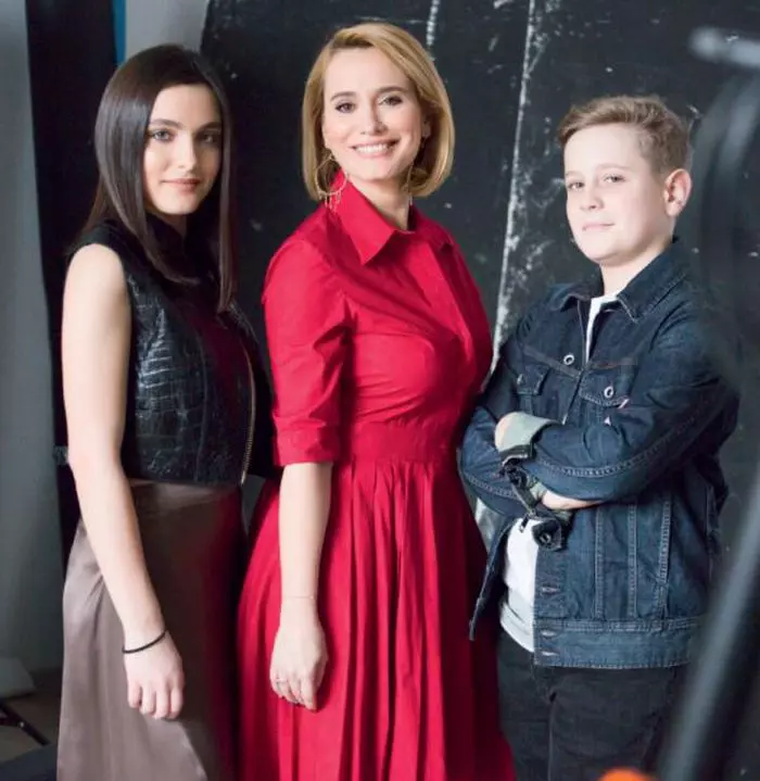 Andreea Esca și cei doi copii ai săi