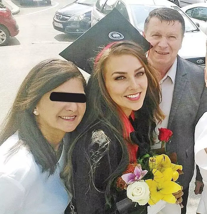 Eliza Ancău are 26 de ani şi a fost Miss România. Aurel Tamaş spune că sunt doar parteneri de afaceri