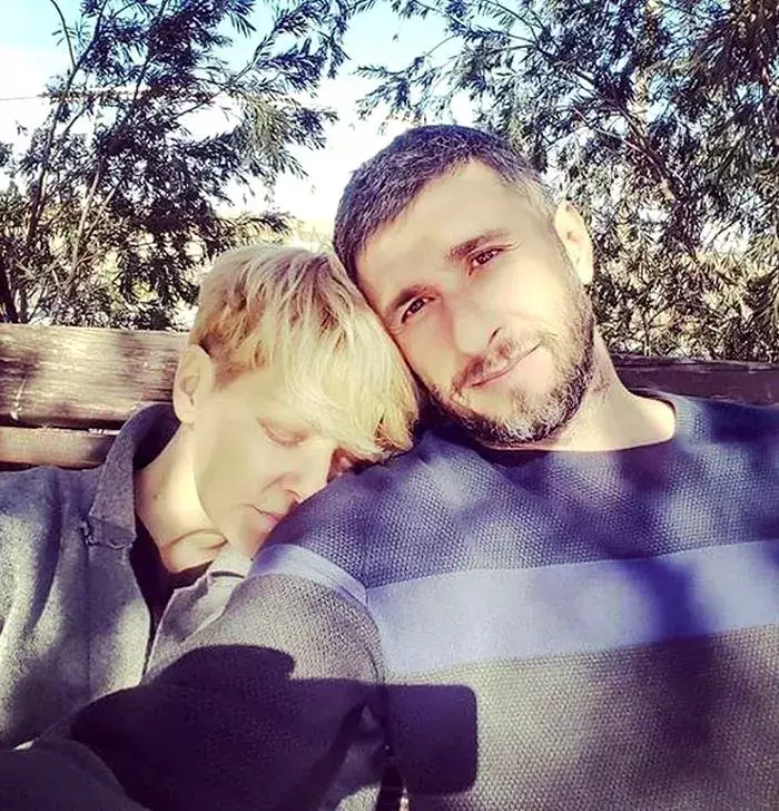 1Dragos-Bucur-si-Dana-Nalbaru-pe-banca