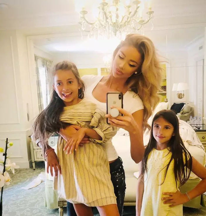 Bianca-Dragusanu-si-fetitele-iubitului-ei